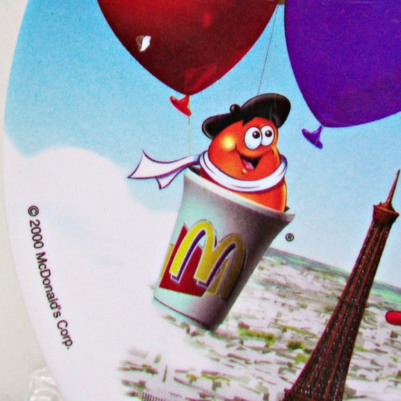 2 Ronald McDonald Kids Dinner Plates 9" Melamine - Picture 3 of 5